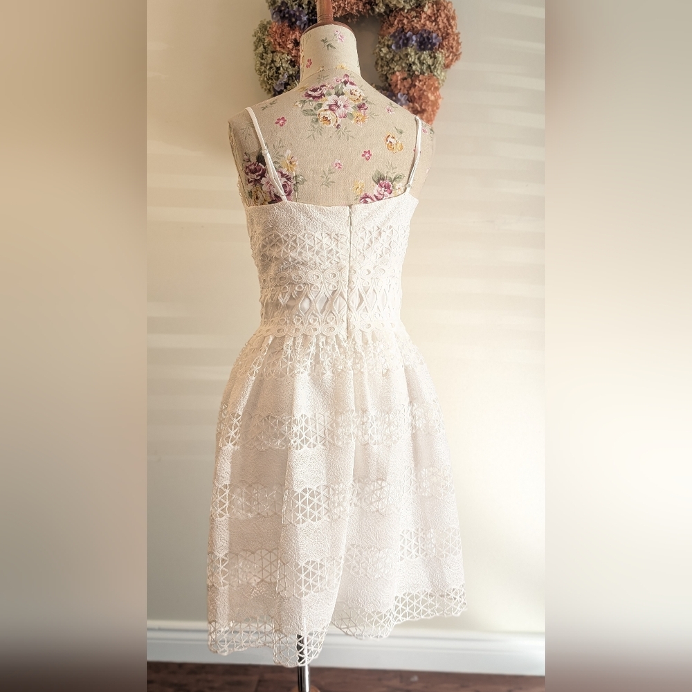 Guess Ivory Lace V-Neck Mini‎       Dress - 0002 - Picture 5 of 8